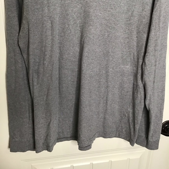 Patagonia P-6 Logo Long Sleeve Responsibili-T-Shirt in Gray. - Picture 3 of 10